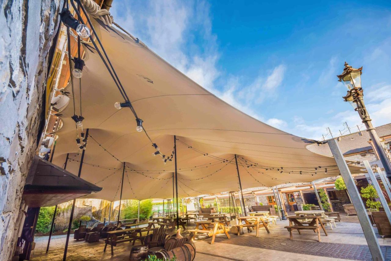 Court Yard Hotel 레익슬립 외부 사진