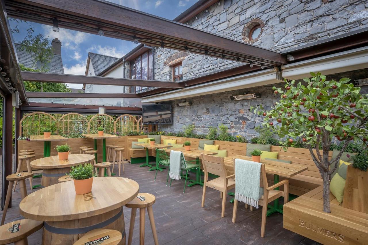 Court Yard Hotel 레익슬립 외부 사진