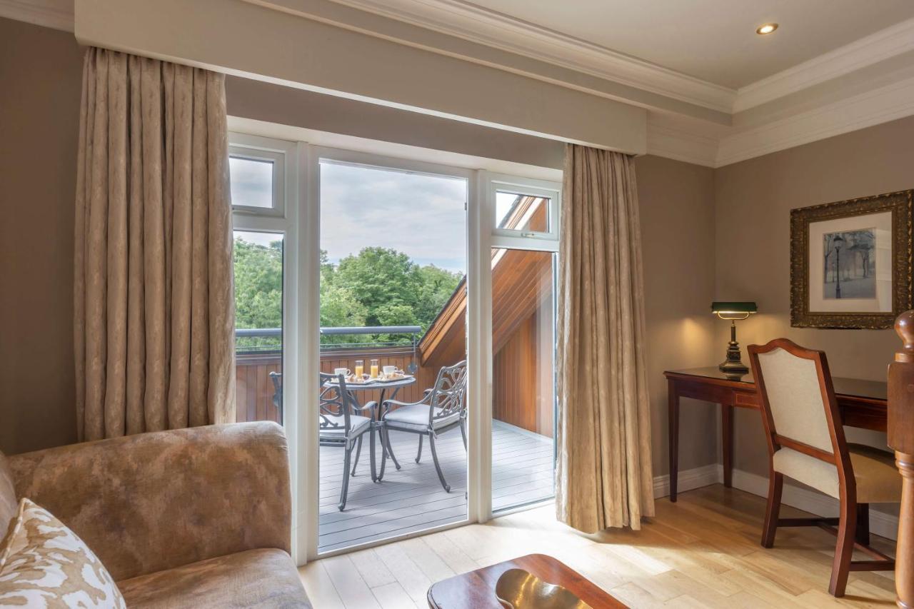 Court Yard Hotel 레익슬립 외부 사진
