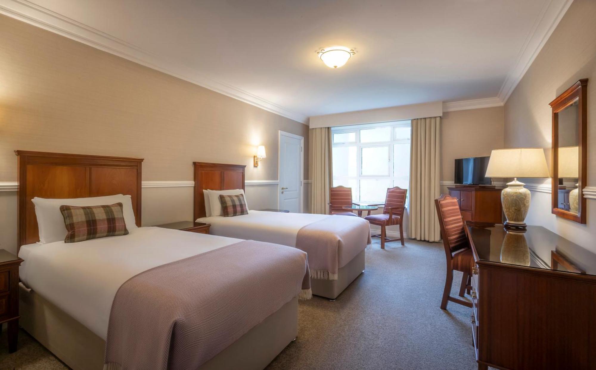 Court Yard Hotel 레익슬립 외부 사진