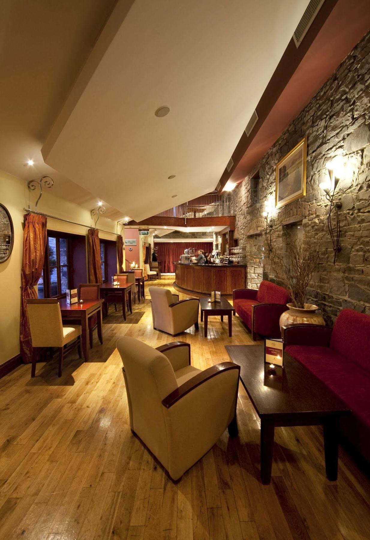 Court Yard Hotel 레익슬립 외부 사진